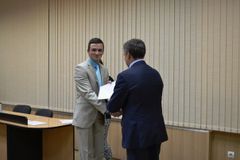 Шевченко Денис - серебряный медалист Кубовской школы, выпуск 2010 года. Сейчас студент 6 курса ПетрГУ, ЭБФ. Получает стипендию Председателя правительства РК А.П. Худилайнена за отличную учёбу.